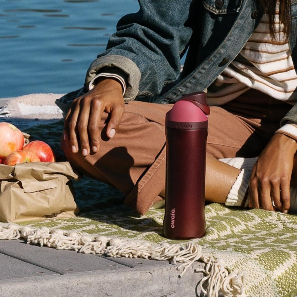 Insulated Stainless Steel Water Bottle with Straw – 32 oz Leak-Proof Sports Bottle